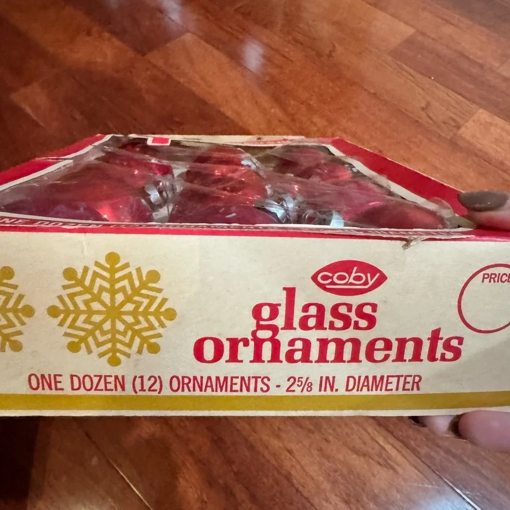 Coby vintage Set of 12 Red Christmas Ornaments glass